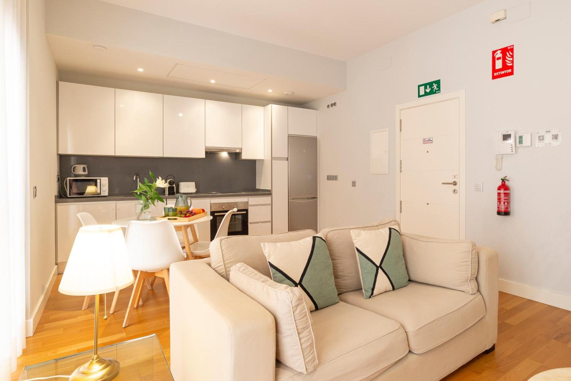 Souviron & Old Town By Ele Apartments Malaga Ngoại thất bức ảnh