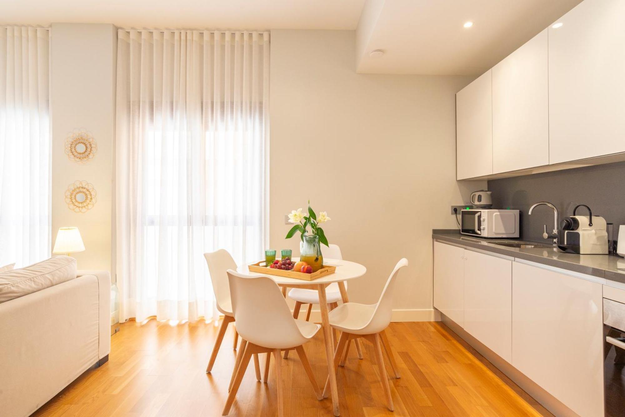 Souviron & Old Town By Ele Apartments Malaga Ngoại thất bức ảnh