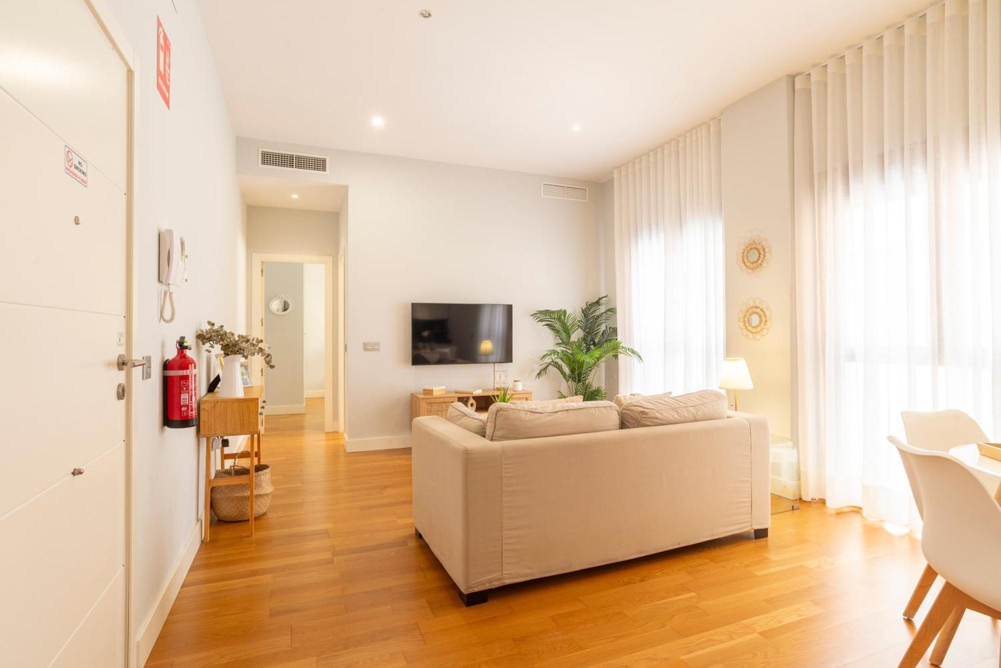 Souviron & Old Town By Ele Apartments Malaga Ngoại thất bức ảnh