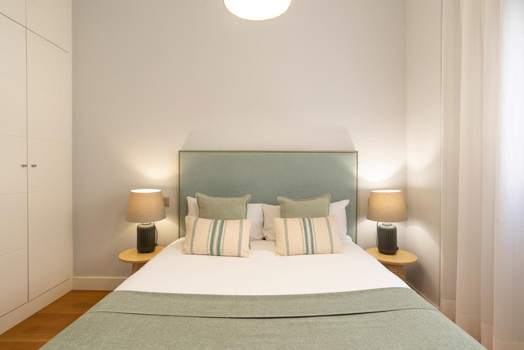 Souviron & Old Town By Ele Apartments Malaga Ngoại thất bức ảnh